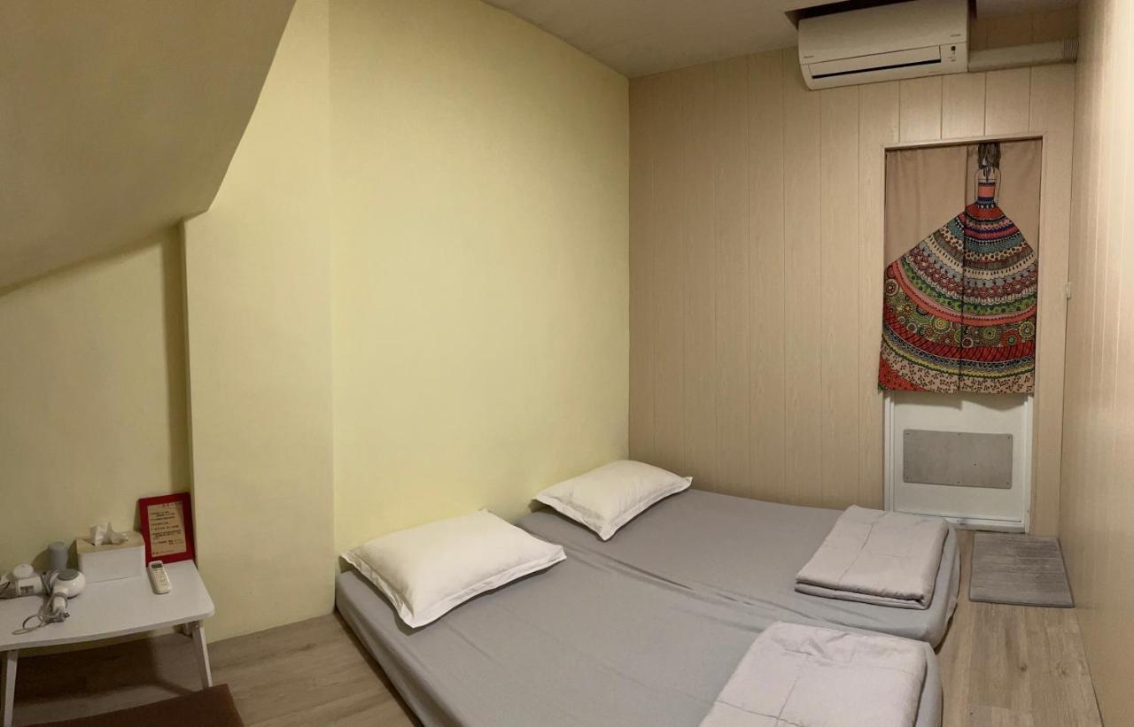 Back To Real Hostel T'ai-tung Dış mekan fotoğraf